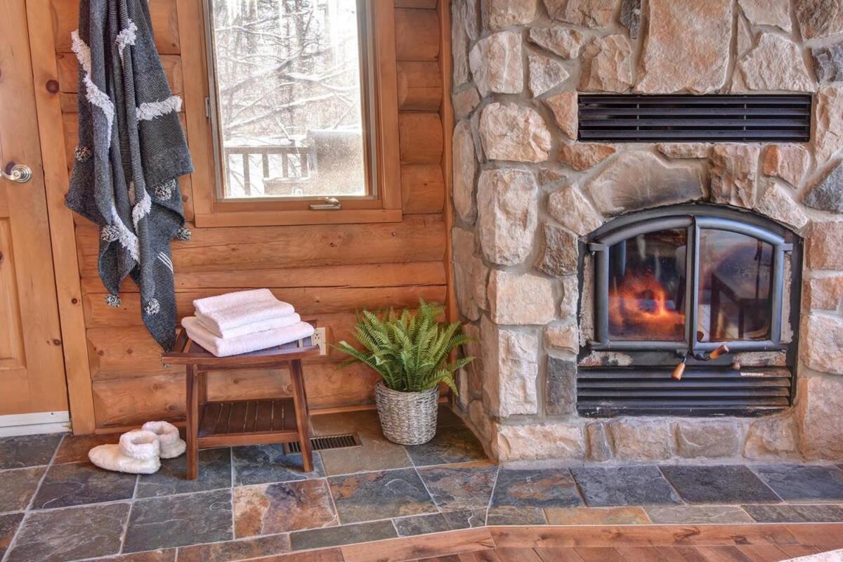 Chic Familiale, Relaxant Avec Spa En Montagnes Labelle Kültér fotó